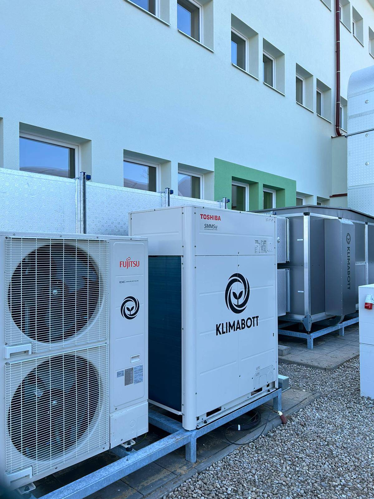 Základní škola U Červených domků Hodonín image